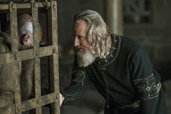 Do the Vikings kill King Ecbert?
