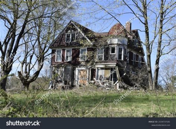 How do you find a rundown house?