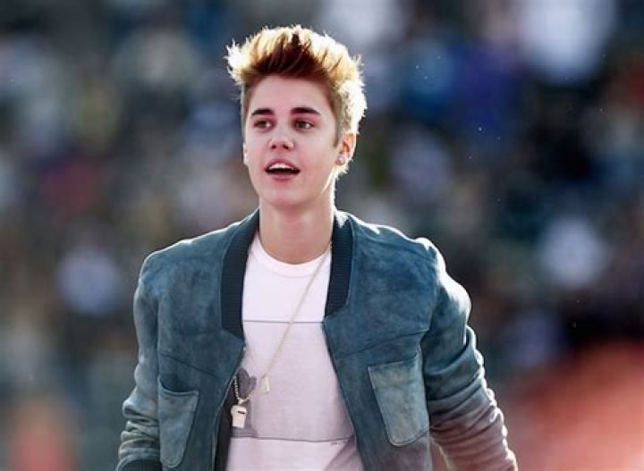 How do you spell Justin Bieber?