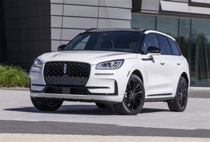 Is the Lincoln MKC smaller than the MKX?