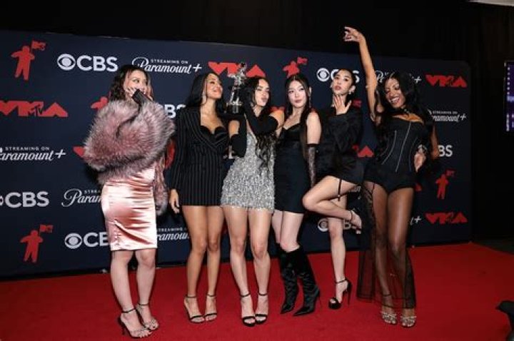 What channel are the AMAs red carpet on?
