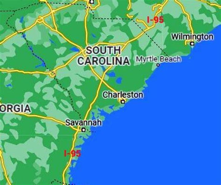 What cities are on the coast of South Carolina?