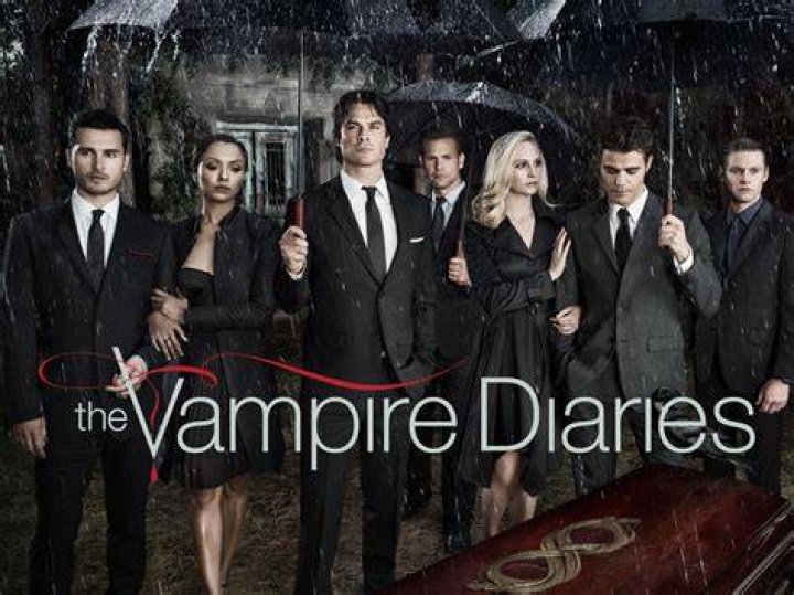 Who dies at end of Vampire Diaries?