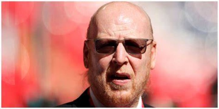Who is the owner of Universal Records?