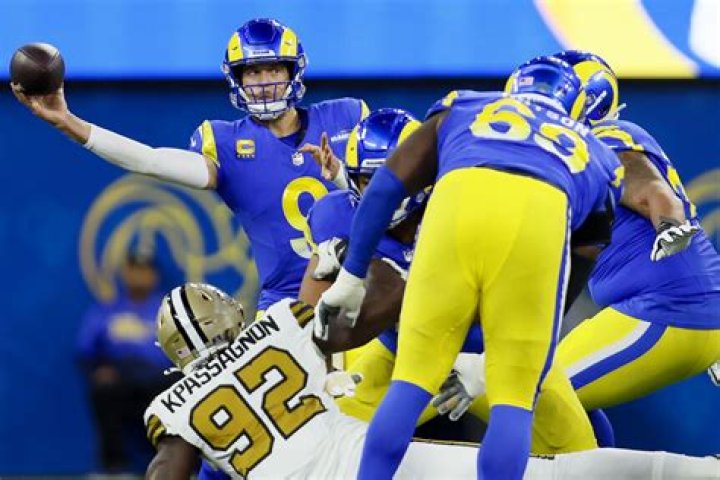 Who won the game between the Saints and the Rams?