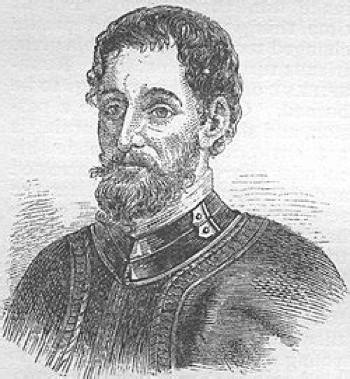 Why did Hernando de Soto not stay in Cofitachequi?
